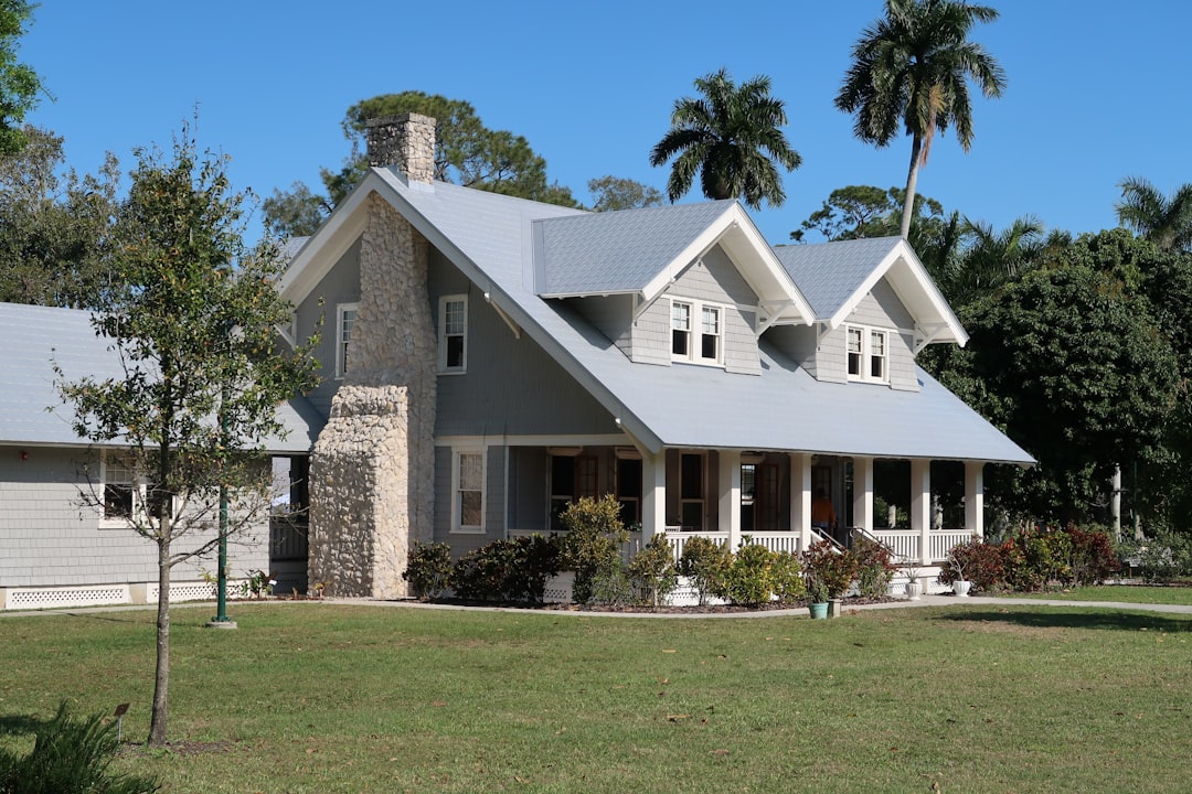Well-maintained Florida home representing property maintenance in Hobe Sound